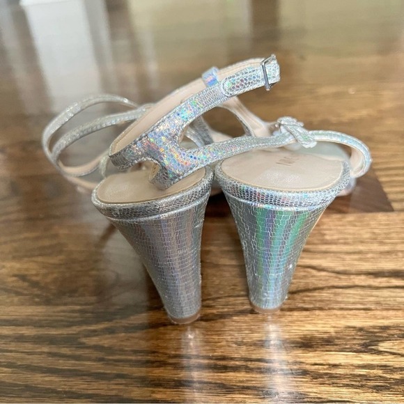 Nine with silver metallic sandal size 8   #006 - Picture 6 of 7